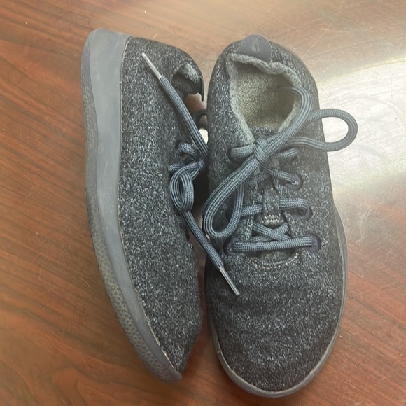 Allbirds women’s wool blue sneakers - Picture 2 of 8